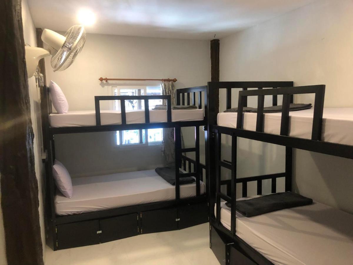 Social Quarters Blanco - Youth Hostel 18 To 35 Only Pantai Railay Luaran gambar