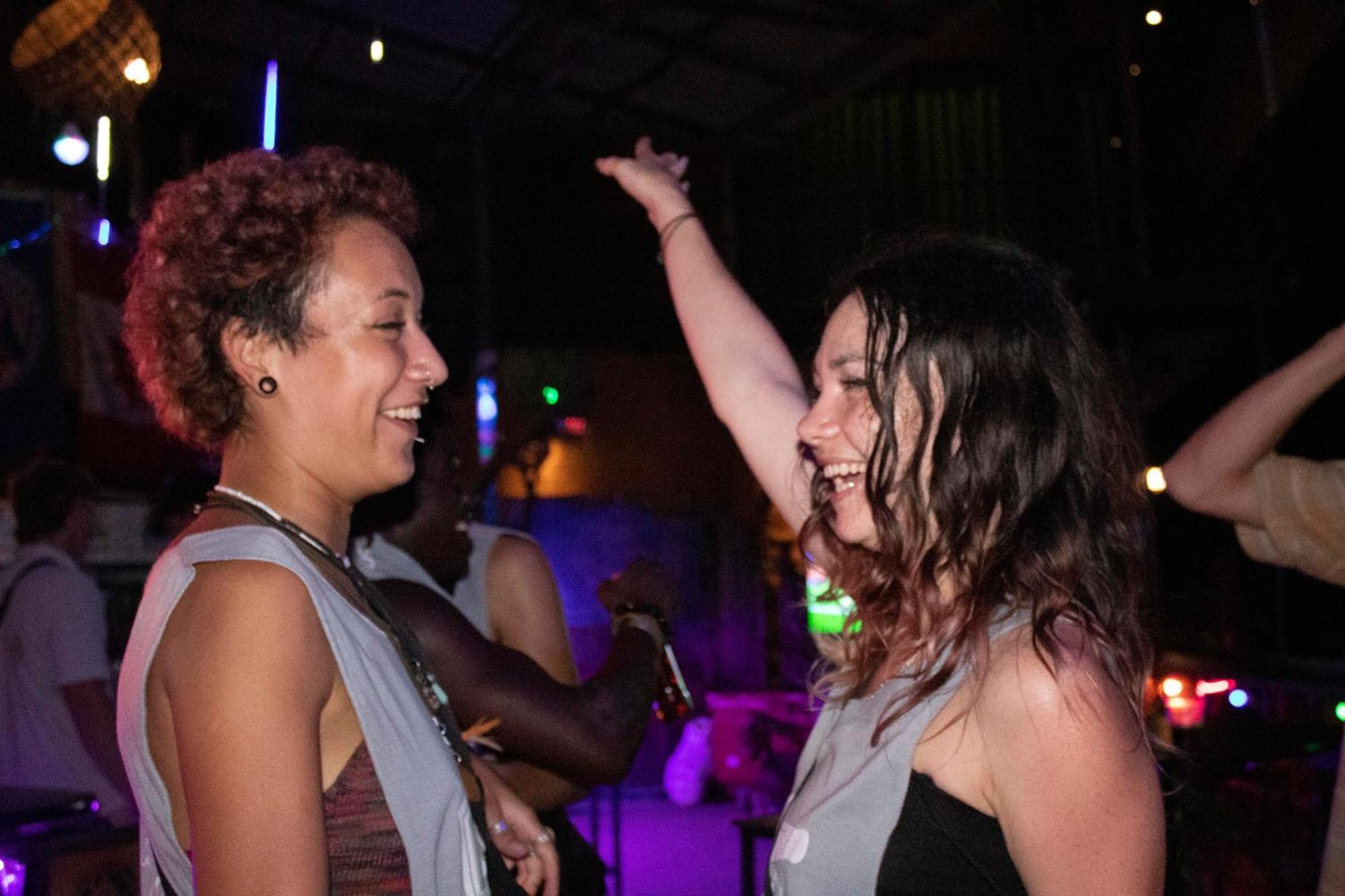 Social Quarters Blanco - Youth Hostel 18 To 35 Only Pantai Railay Luaran gambar