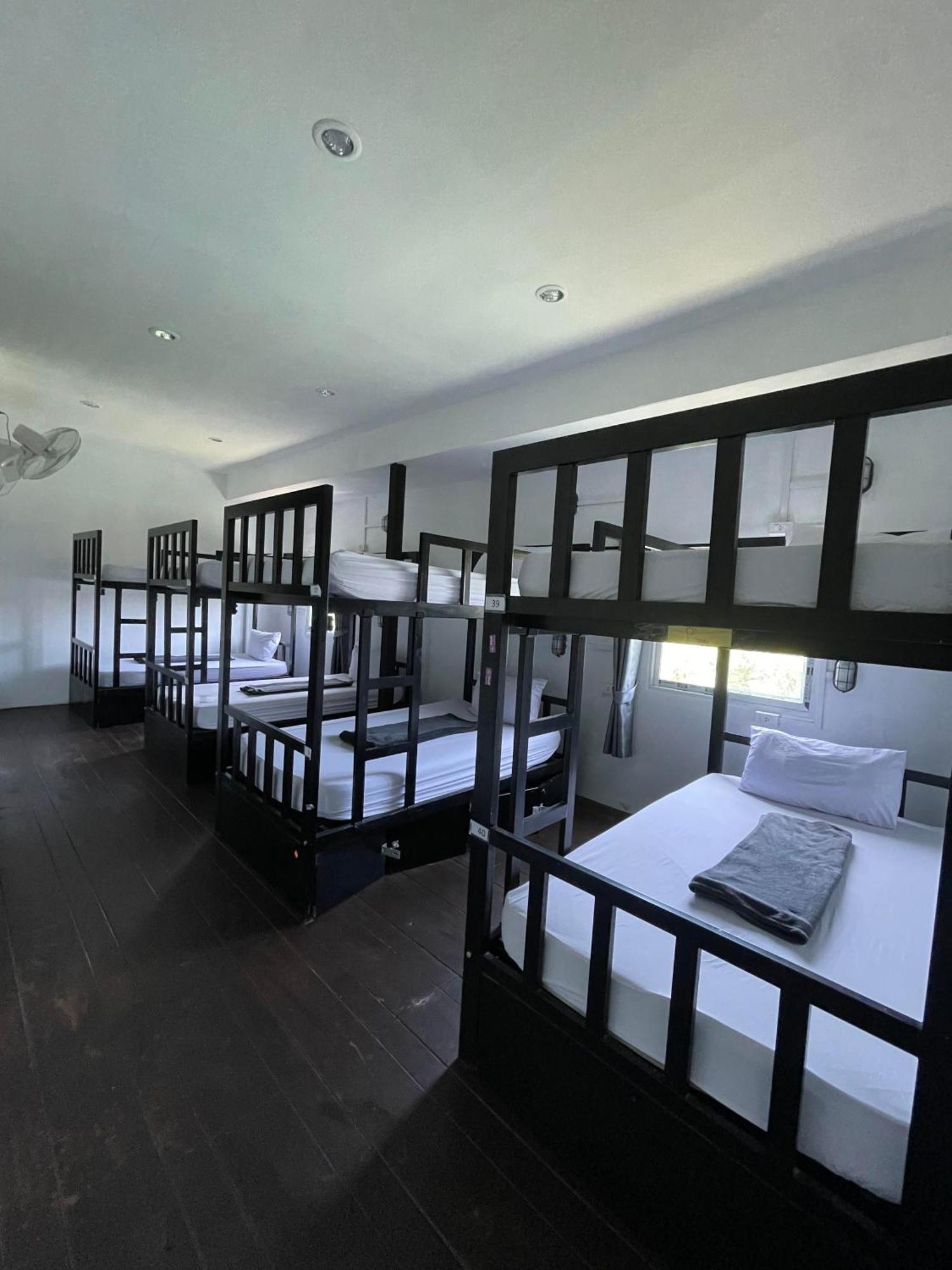 Social Quarters Blanco - Youth Hostel 18 To 35 Only Pantai Railay Luaran gambar