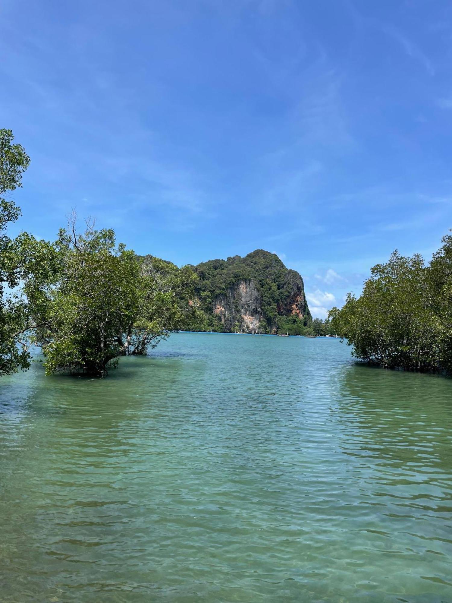 Social Quarters Blanco - Youth Hostel 18 To 35 Only Pantai Railay Luaran gambar